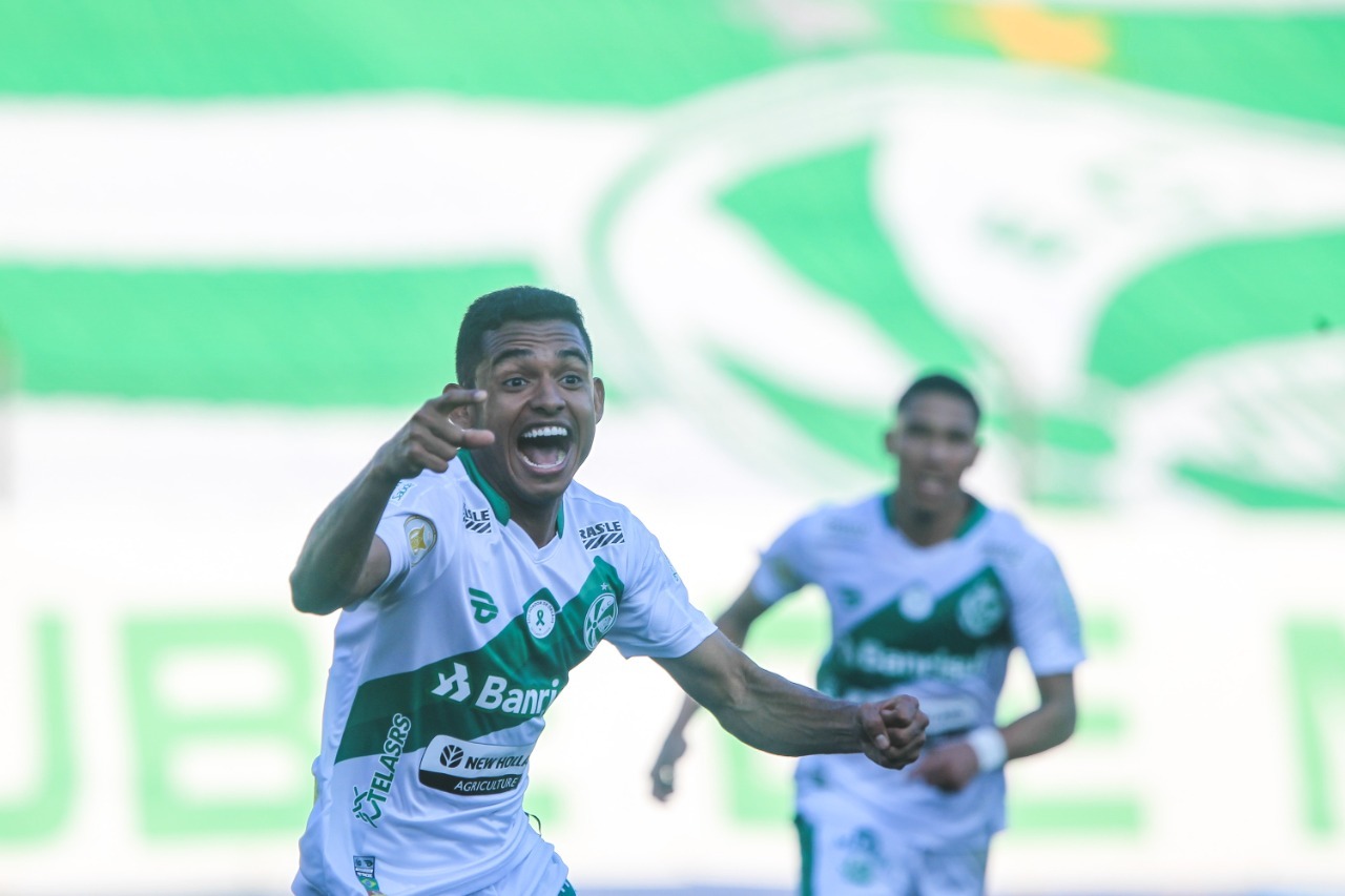 Dawhan celebra primeiro gol pelo Juventude e destaca entrega da equipe na vitória sobre o Santos