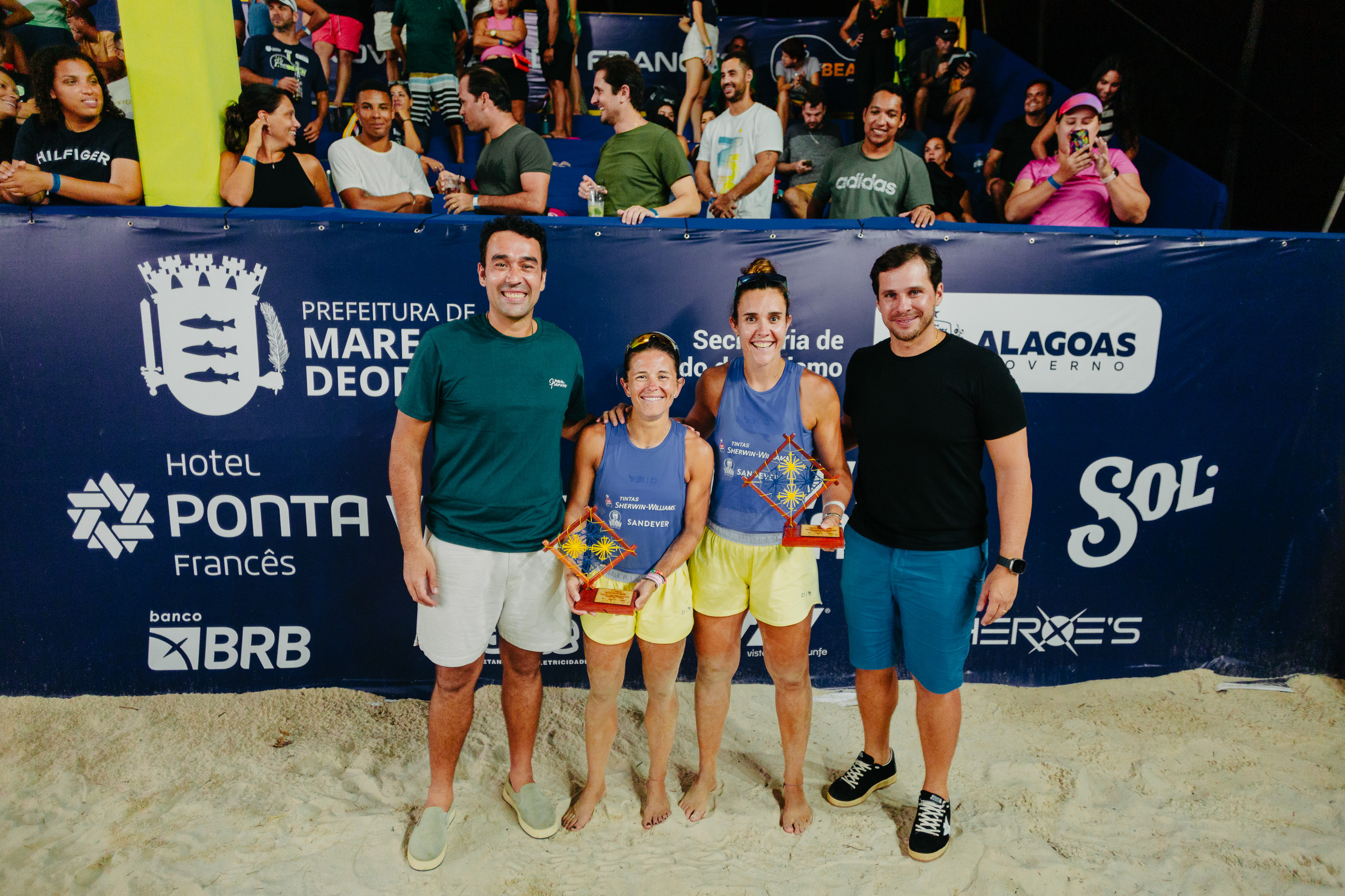 Brasil é campeão no masculino e no feminino no Pure Beach na Praia do Francês